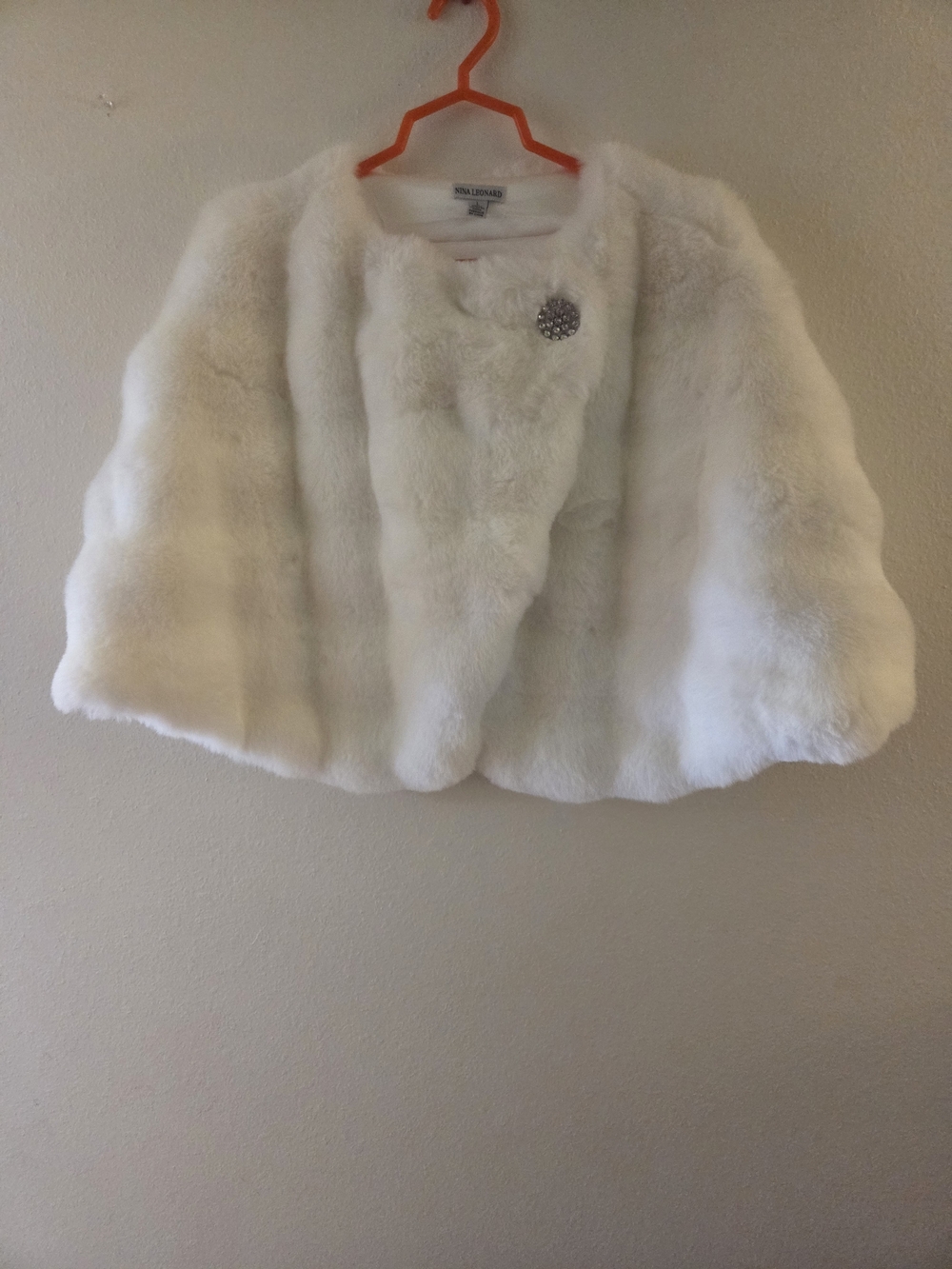 Nina Leonard Cream Faux Fur Cape with Decorative Brooch